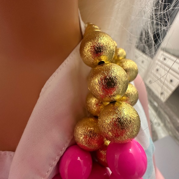 Bright Pink & Gold Beaded Necklace - Picture 5 of 7
